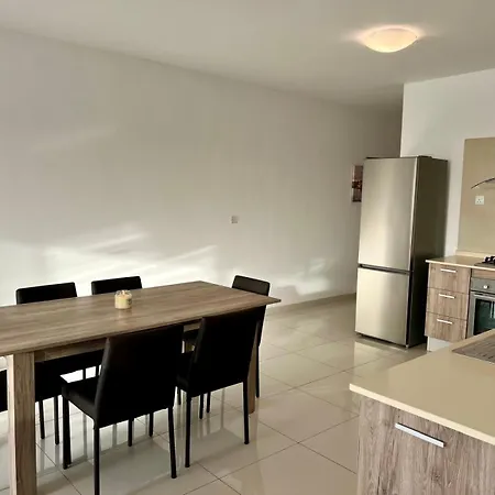 Luxury 3br In With Panoramic Views Apartmán